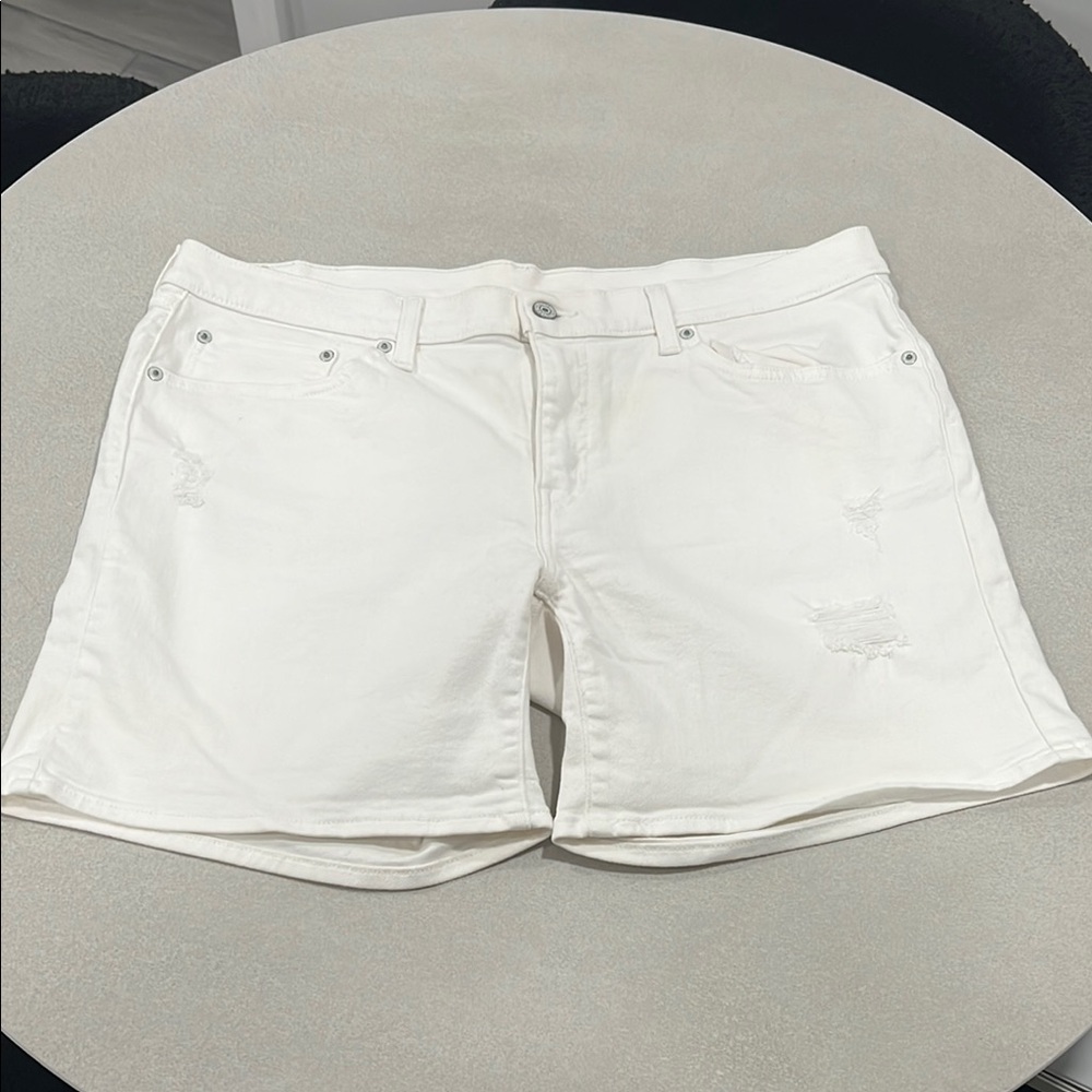Levi Strauss White Jean Shorts Classic Mid-Length